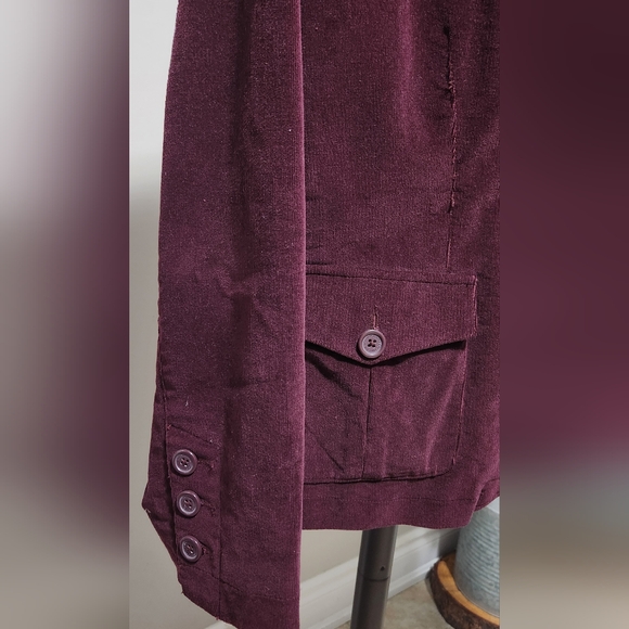 Lady Hathaway Corduroy wine blazer - Picture 2 of 10